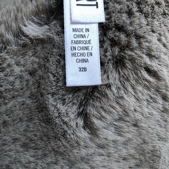 Victoria Secret Sports Bra - Picture 5 of 5